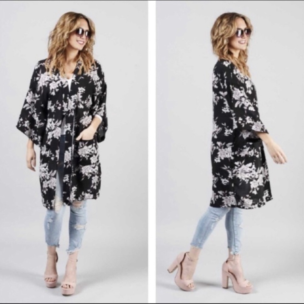 Spiritual Gangster Black Floral Kimono Robe OS